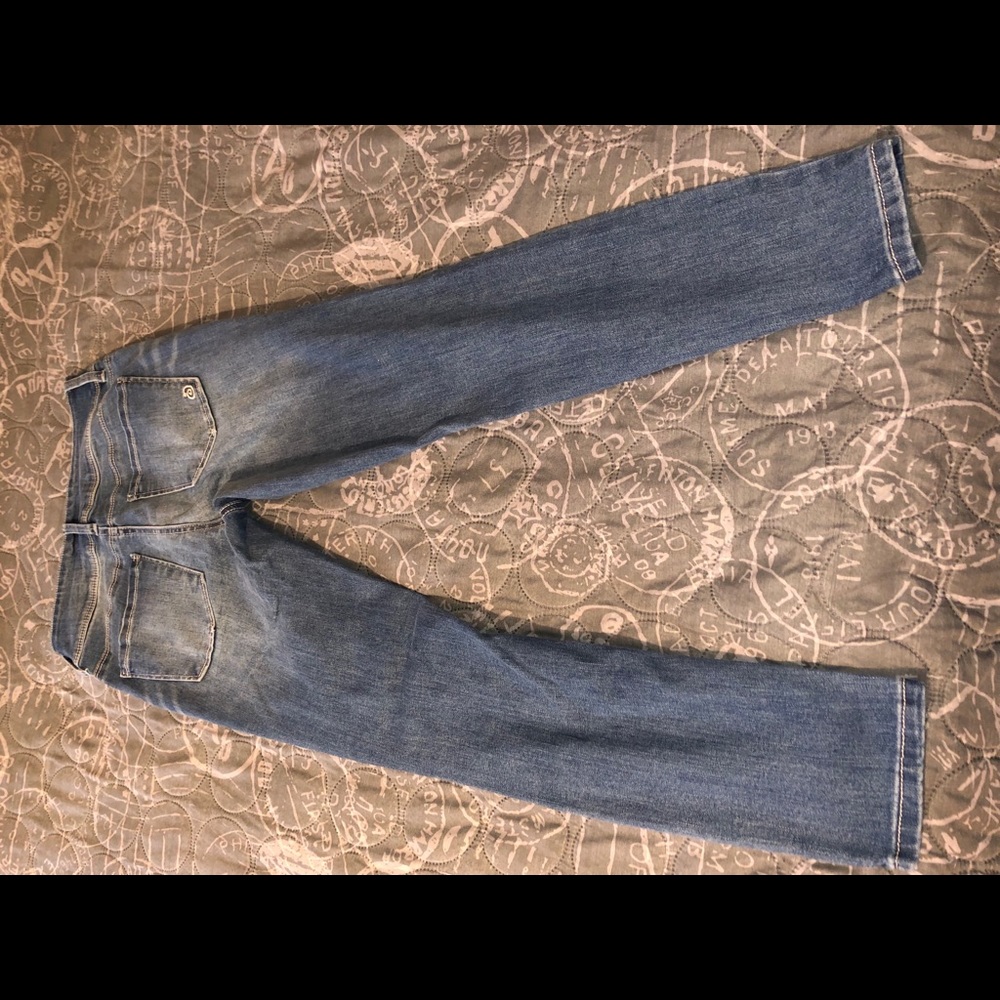 Distressed jeans - Picture 2 of 6
